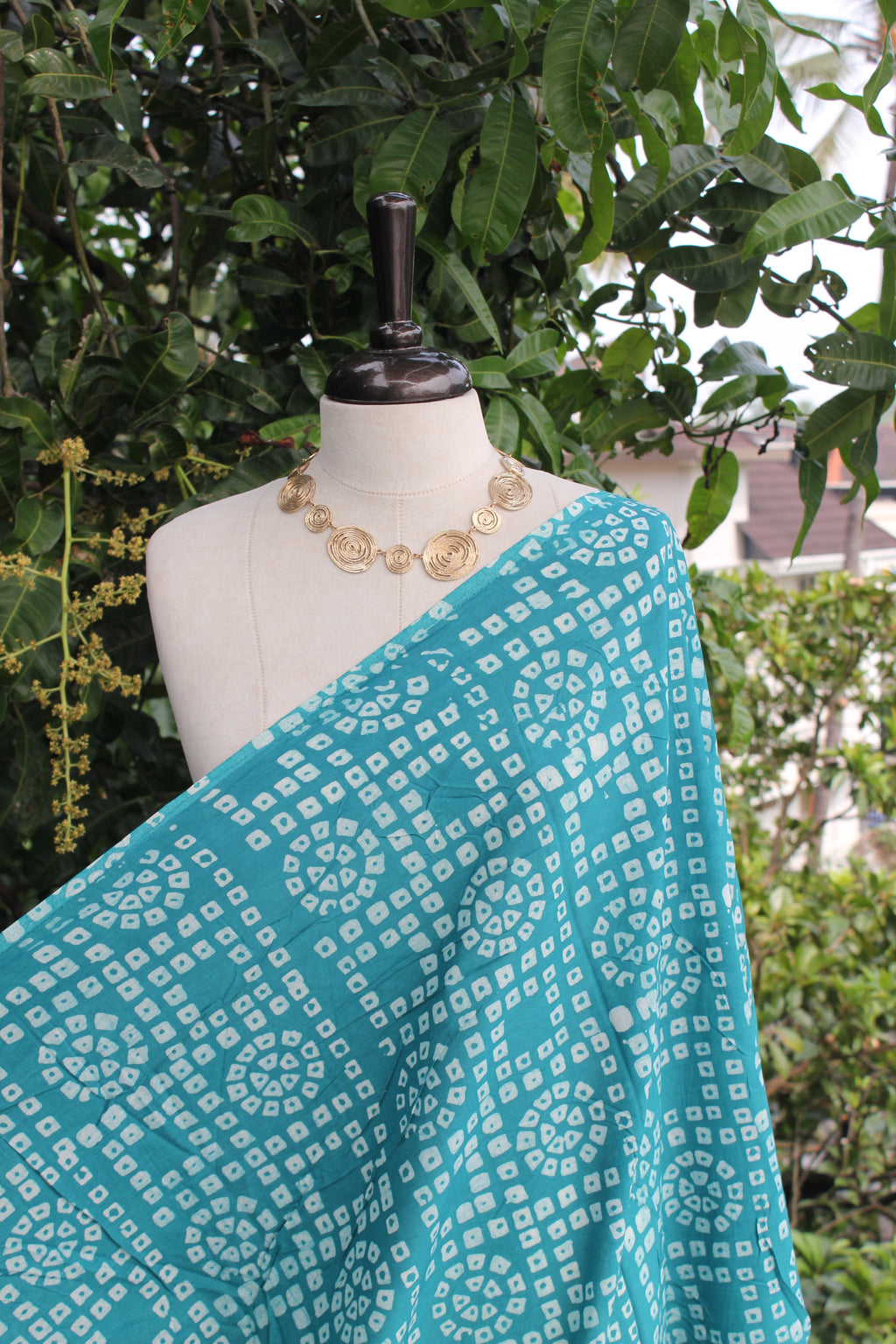 BLUE  CUTWORK-MLP8