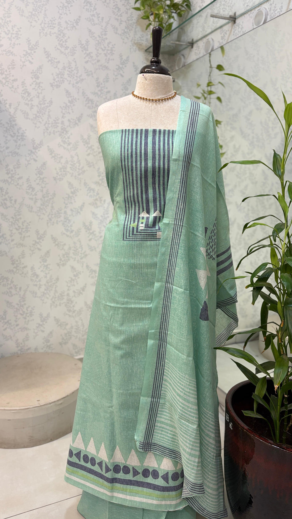 SALWAR SUIT SET-MLP39118