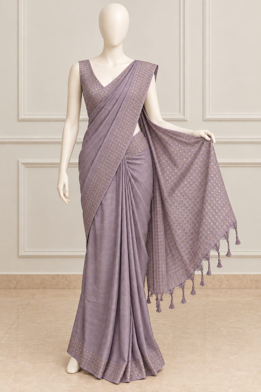 Elegant Saree with Delicate Golden Butti Detailing