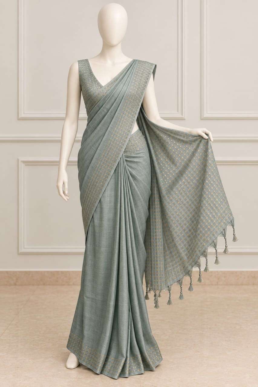 Elegant Saree with Delicate Golden Butti Detailing